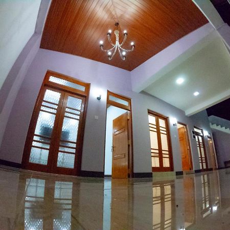 Innovick Residence Канди Экстерьер фото
